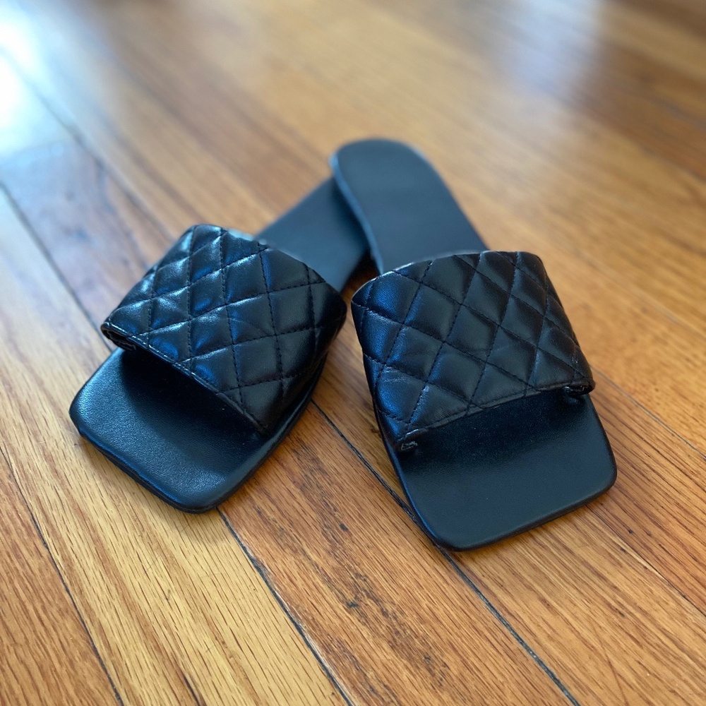 SHEIN quilted slides, Size: 7, Color: black